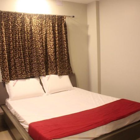 Hotel Lakshmi Grand Visakhapatnam Quarto foto